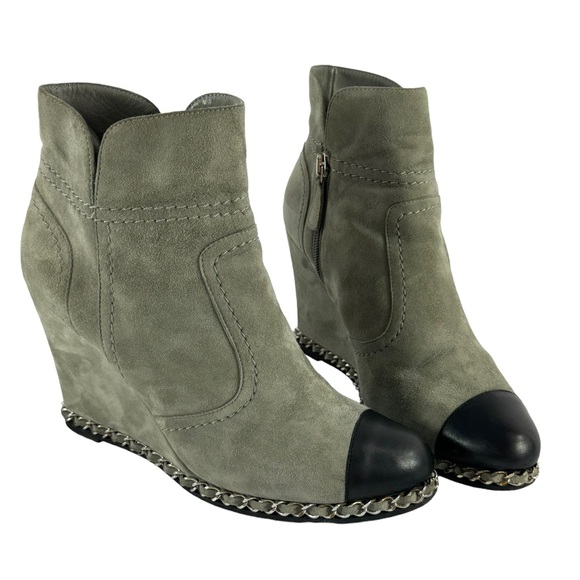 CHANEL Grey Suede Chain Trim Ankle Booties Made in Italy Marked as 38 - 8US - Picture 5 of 15